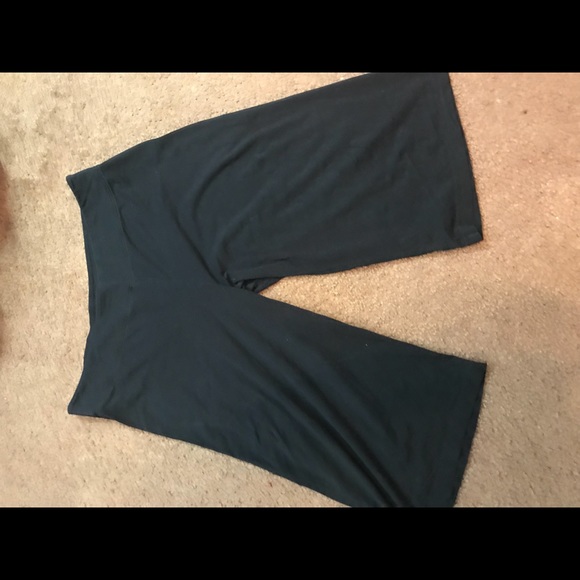 Lounging pants/palazzo pants - Picture 2 of 2